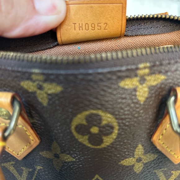 Authentic Louis Vuitton Nano Speedy Vintage - Picture 5 of 7